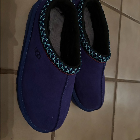 Tasman Girls Ugg 4. - Picture 2 of 3